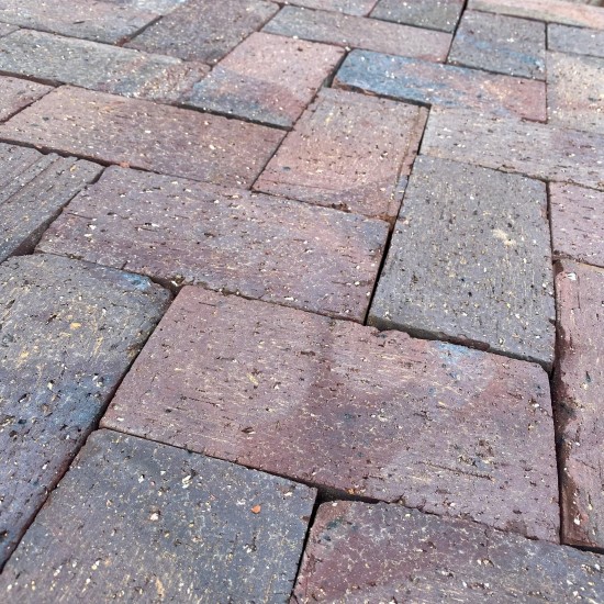 210 x 105 x 40 mm Ebatlarında Kahverengi Renkte Taban Tuğlası