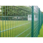 0,99 mt yüksekliğinde 2 bükümlü, Sıcak daldırma galvaniz üzeri, Elektrostatik polyester toz boyalı kısmi bükümlü panel halinde tel (Göz Aralığı 12,70x76,20 mm / Ø4 mm Telden İmal Edilmiş / Ekstra Güvenlik İçin Profille Birleşme Noktasında Düz, Orta kısımd