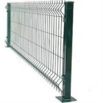 0,95 mt yüksekliğinde 2 bükümlü, Sıcak daldırma galvaniz üzeri, Elektrostatik polyester toz boyalıpanel halinde tel çit (Göz Aralığı 55x200 mm / Ø4,5 mm Telden İmal Edilmiş / Bükümlerinde "W" Şeklinde Dışa ve İçe Kavis Bulunan, Büküm Noktalarınd