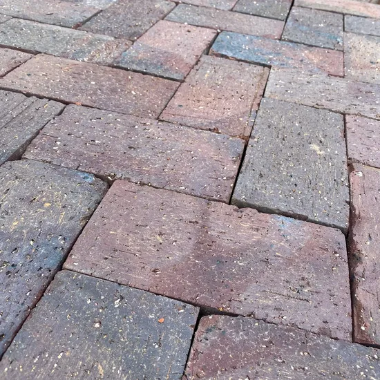 210 x 105 x 50 mm Ebatlarında Kahverengi Renkte Taban Tuğlası